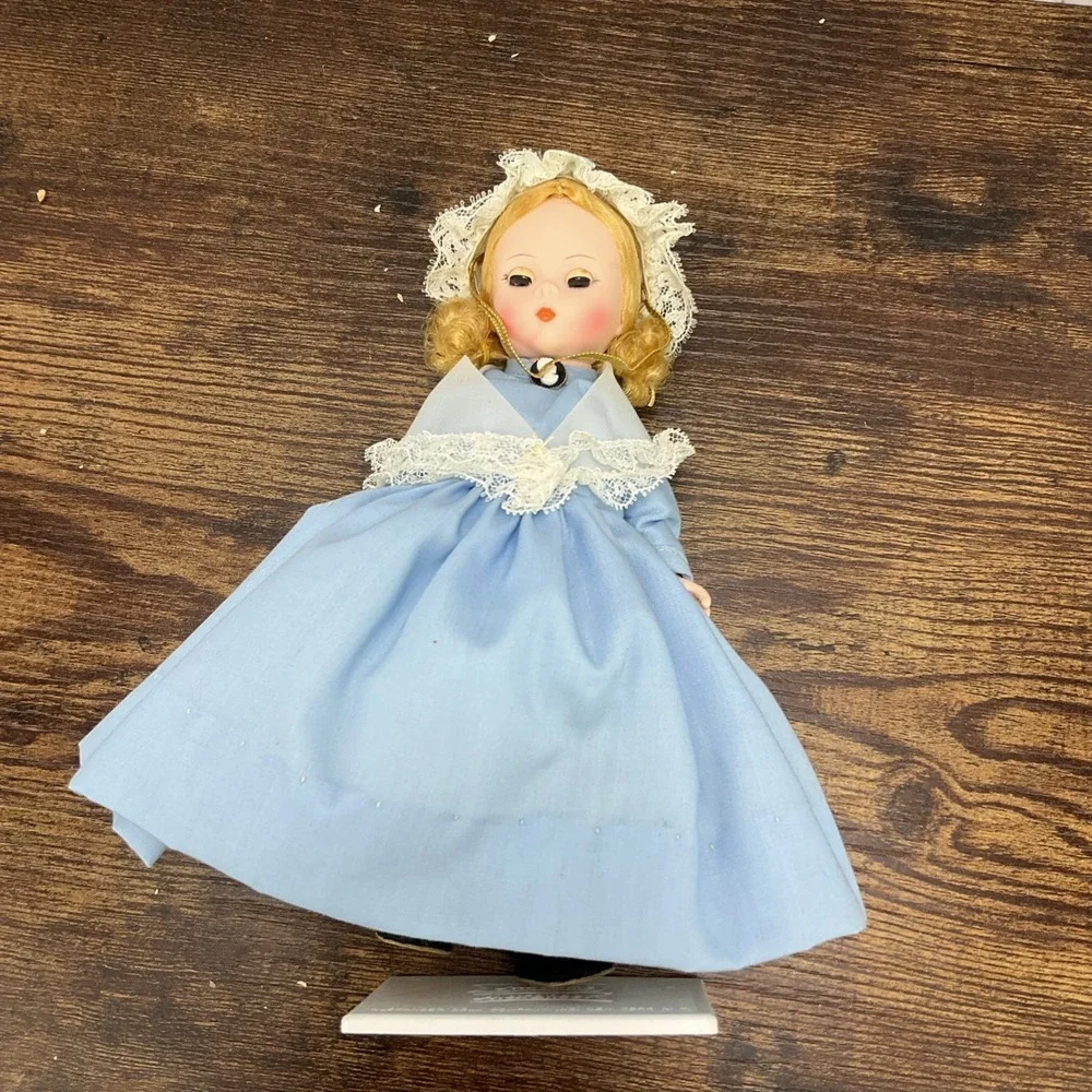 Madame Alexander Vintage International Doll United States 559 With Stand